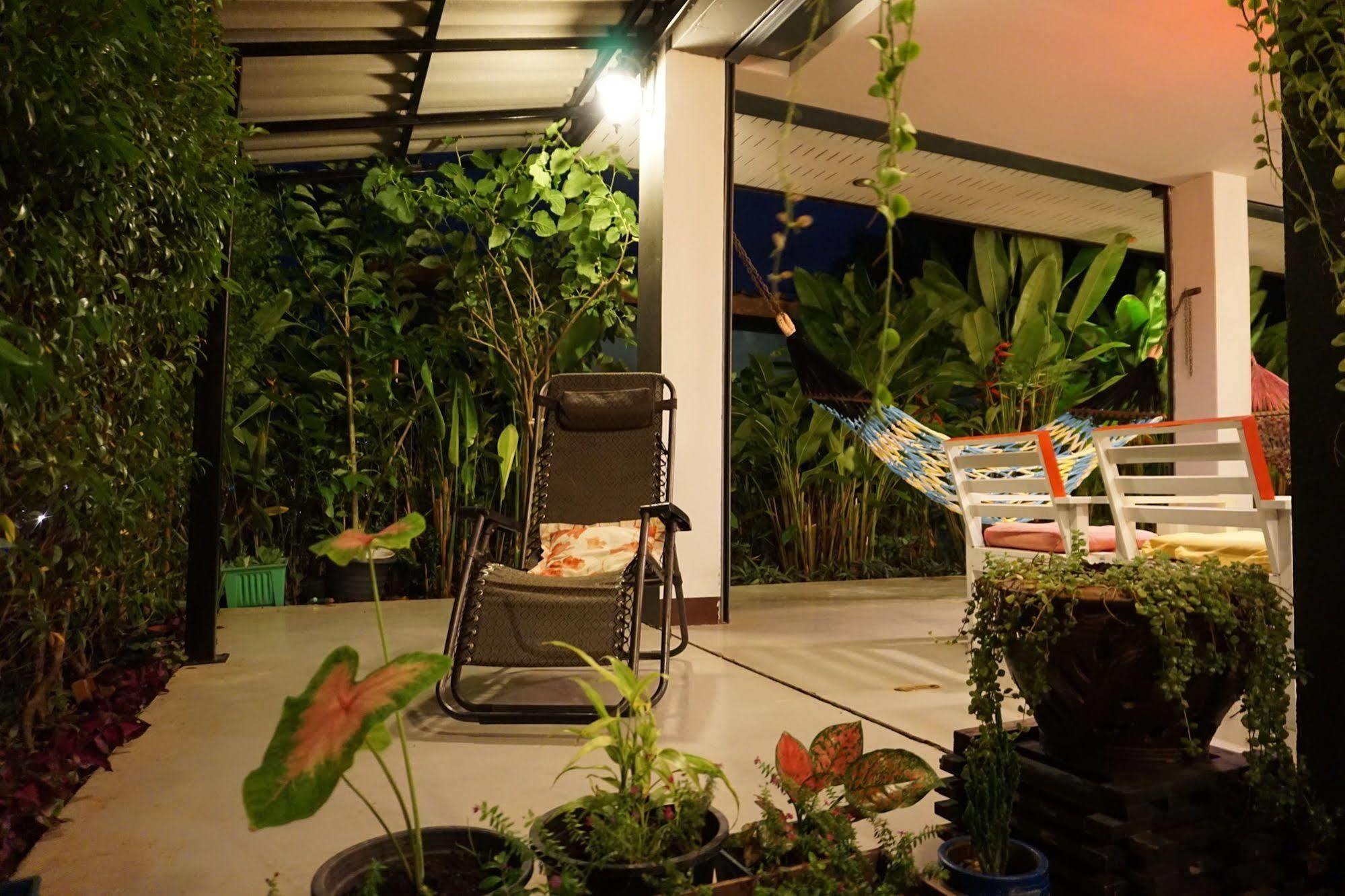 Lom La Lanta Hotel Koh Lanta Bagian luar foto