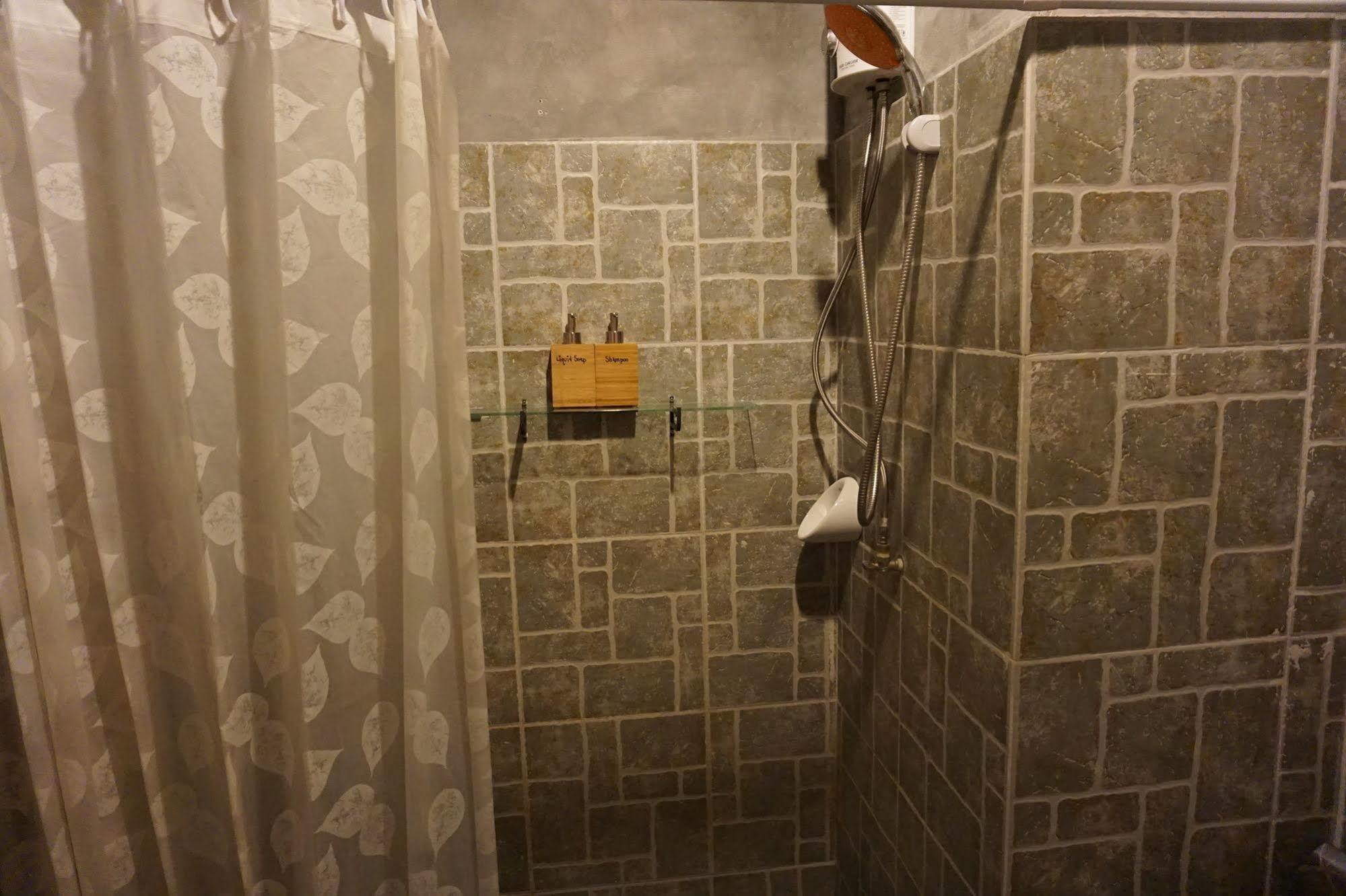 Lom La Lanta Hotel Koh Lanta Bagian luar foto