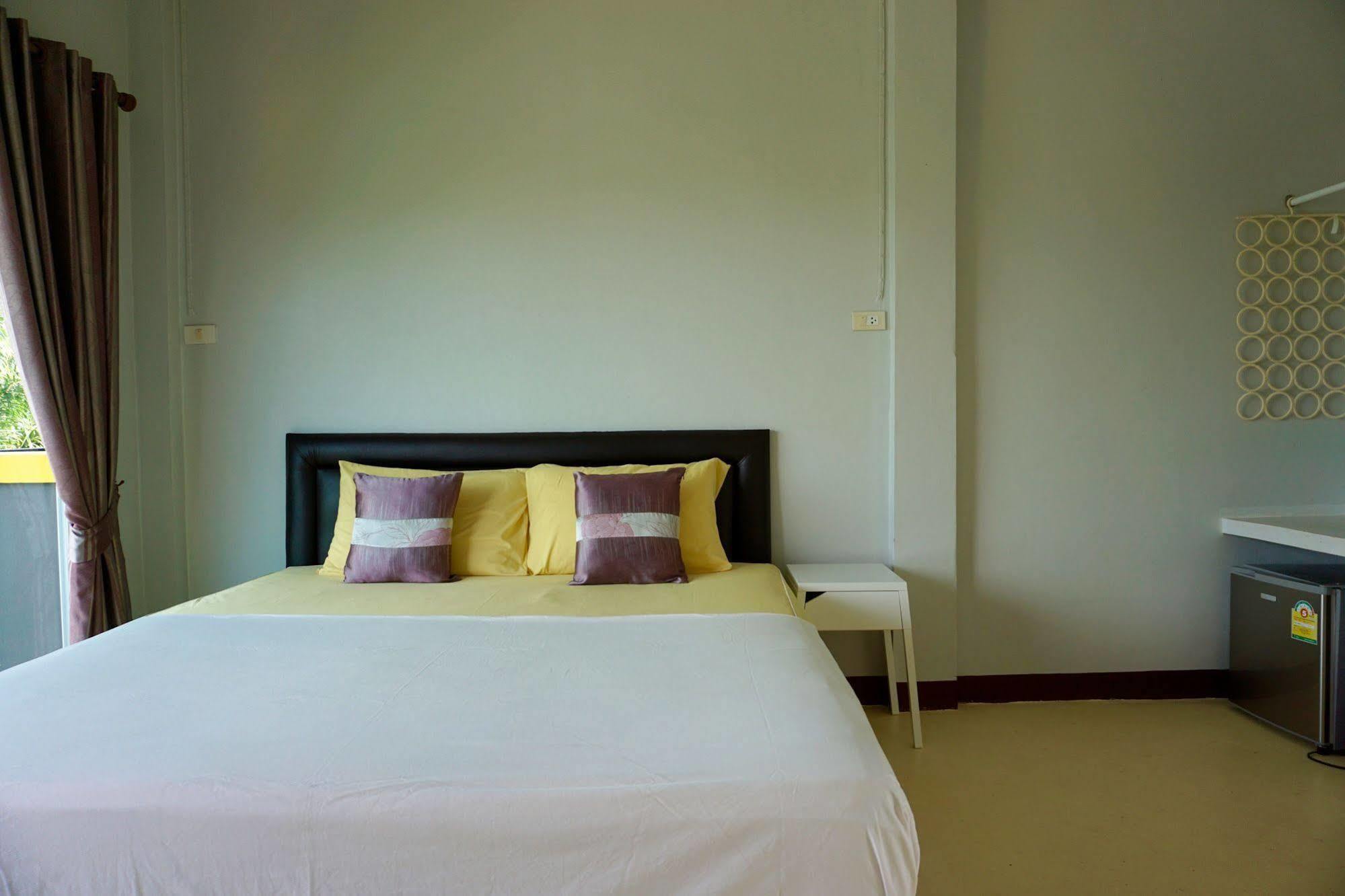 Lom La Lanta Hotel Koh Lanta Bagian luar foto